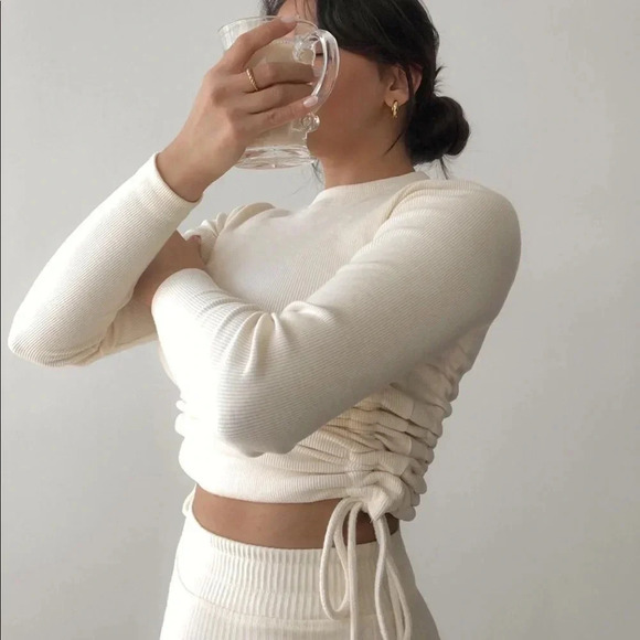 PrettyLittleThing Womens Small Ribbed Ruched Side Long Sleeve Top Cream - Picture 2 of 7